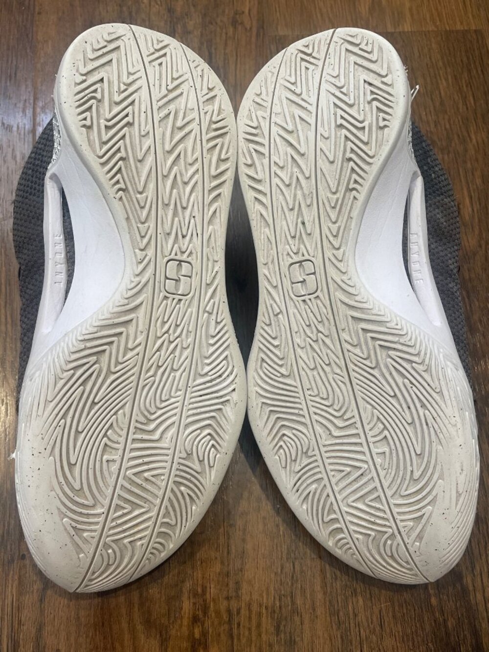 Nike Sabrina 1 Shoes Indoor Court Womens sz 8 - Picture 9 of 9